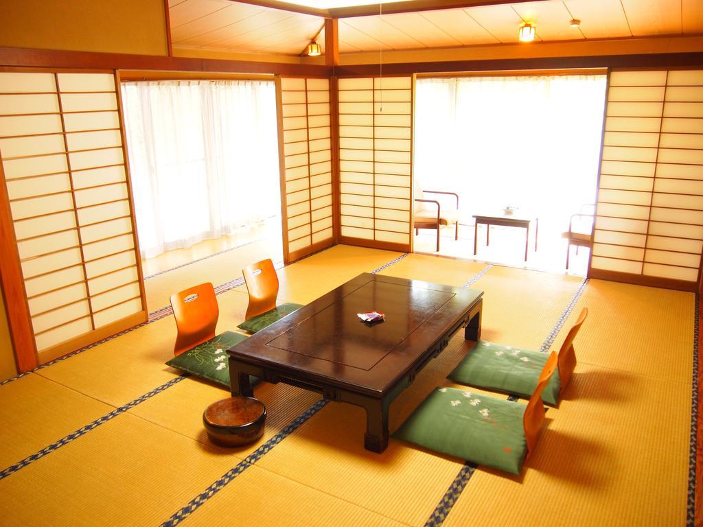 Hotel Ukai Fuefuki Номер фото